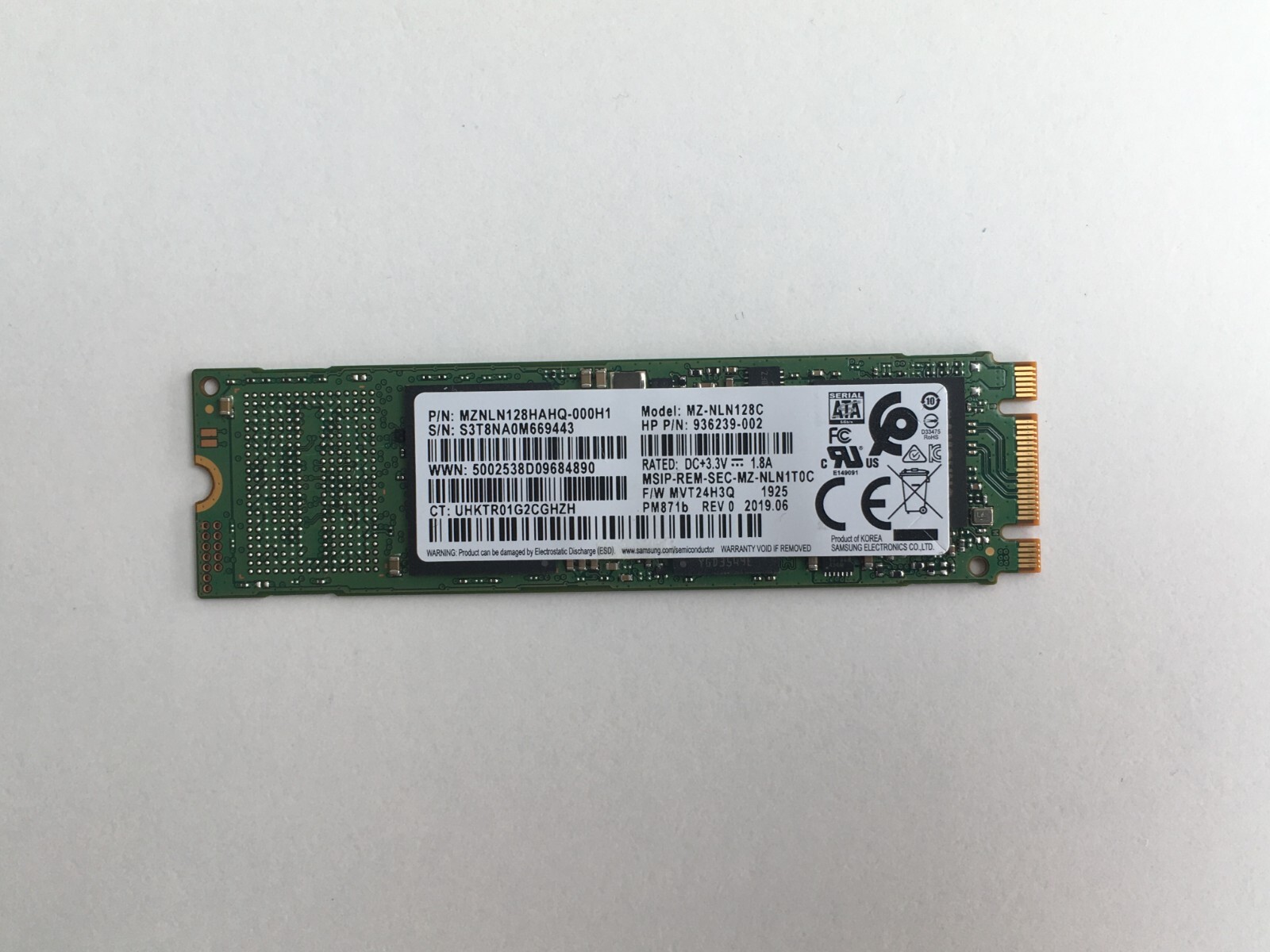 Samsung MZNLN128HAHQ-000H1 128GB M.2 2280 SATA III NGFF Solid