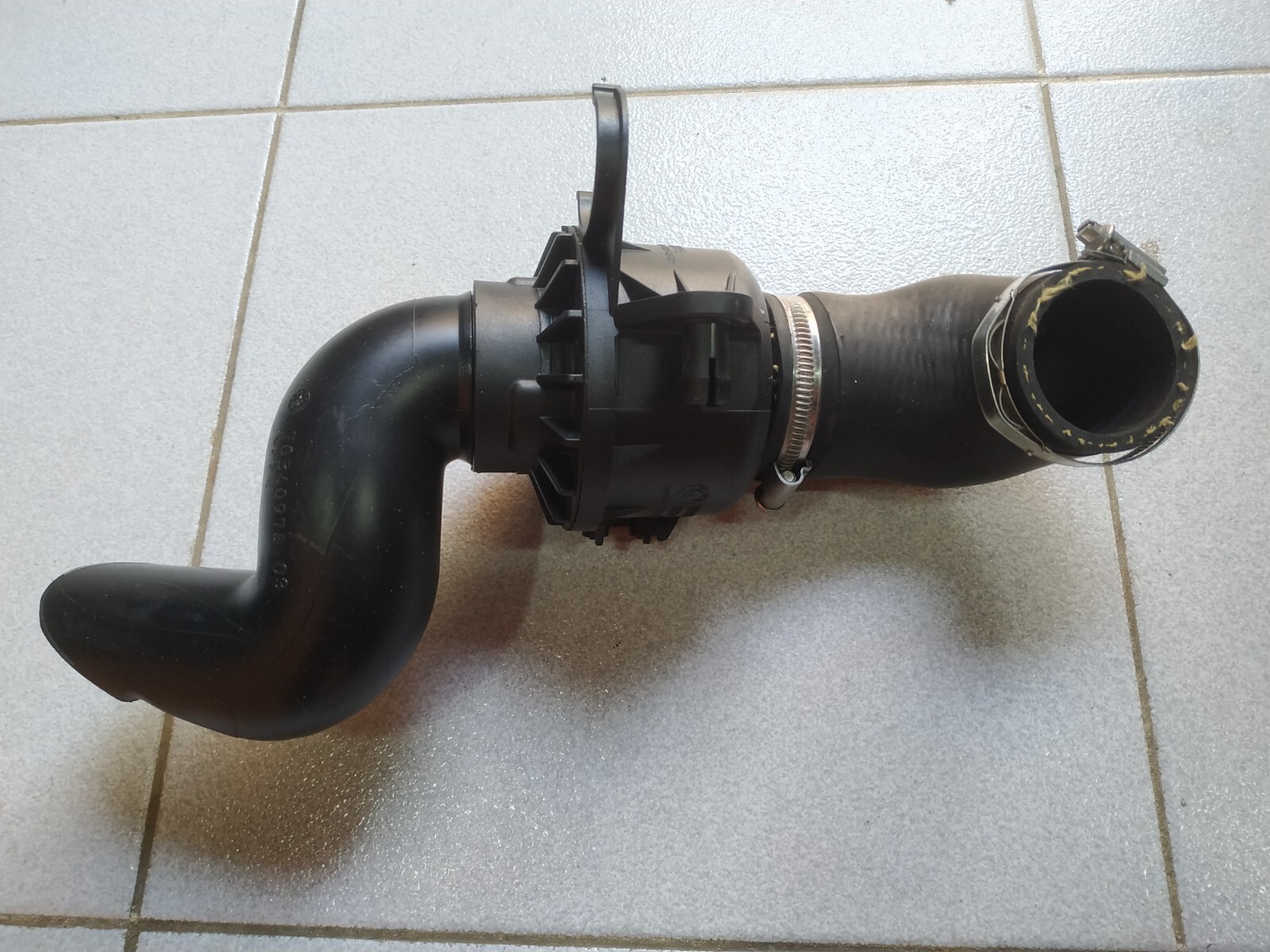 BMW E88-E82 intake muffler sound generator !NEW! GENUINE