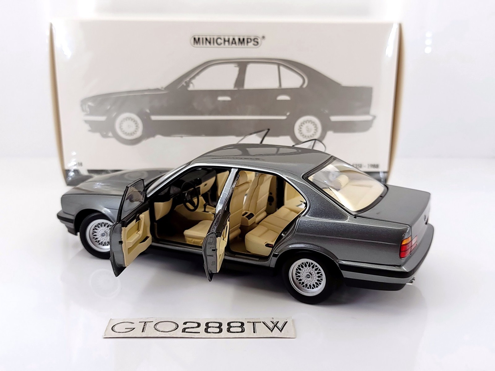 Minichamps 1:18 scale BMW 535i Sedan(E34) 1988(Grey Metallic) 5er