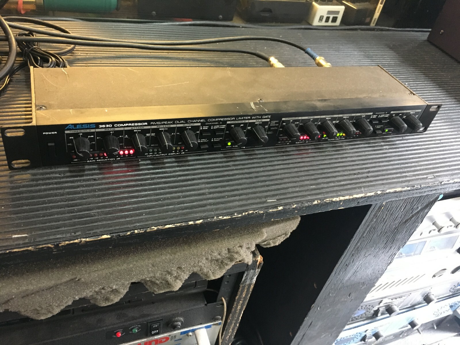 Alesis 3630 Compressor RMS/Peak Dual Ch Compressor Limiter ,No