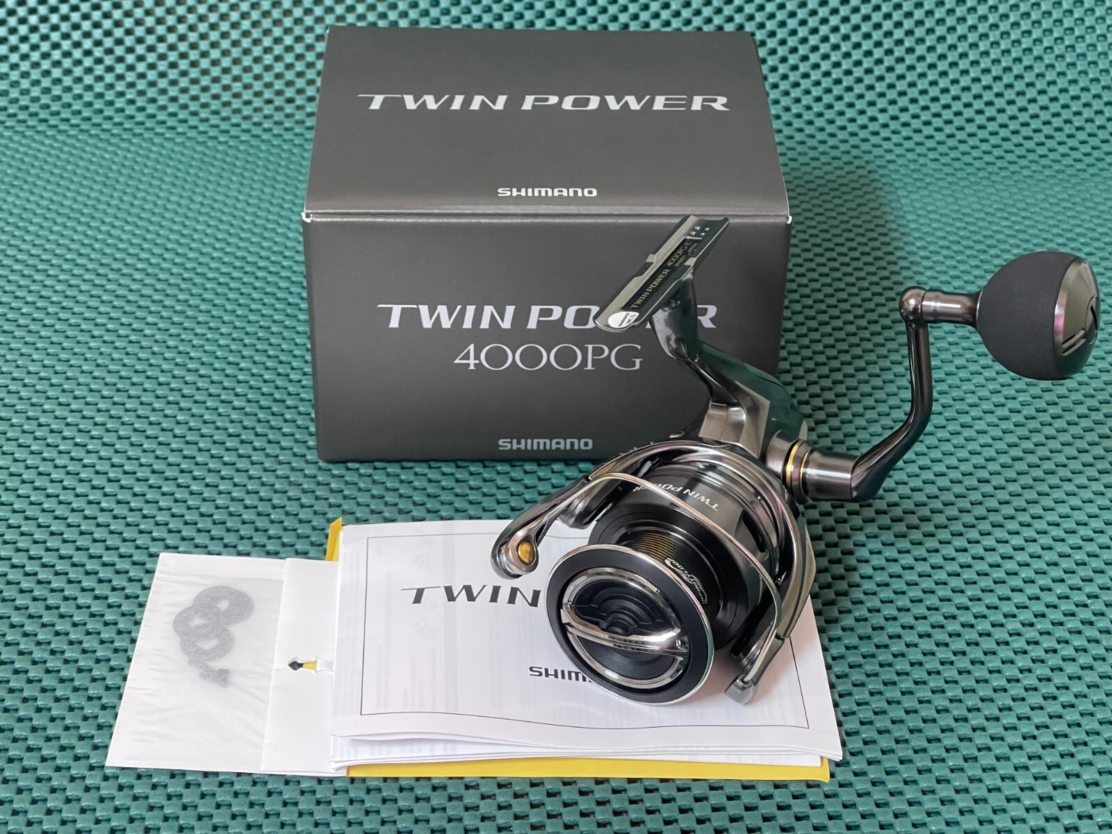 NEW SHIMANO 24 TWIN POWER 4000 PG SPINNING REEL 4.4:1 *1-3 Days