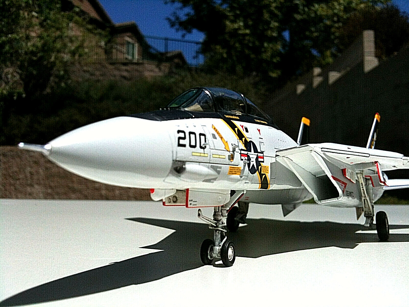 Calibre Wings F-14A Tomcat USN FV-84 Jolly Rogers, AJ200, USS