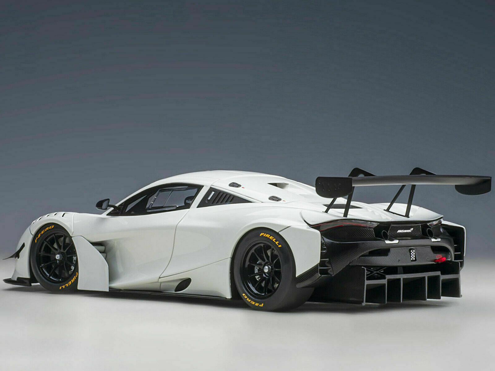 1/18 McLaren 720S GT3 Gloss White Sealed Body Model Car by AUTOart