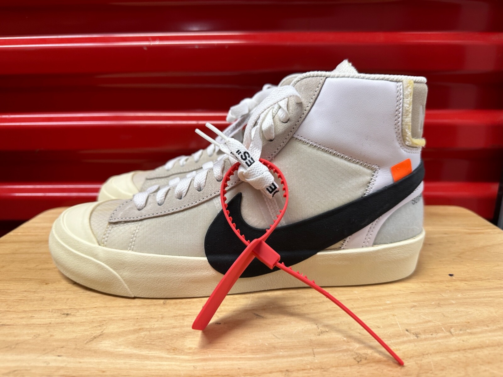 NEW Nike The 10 Nike Blazer Mid Off White White Black AA3832-100