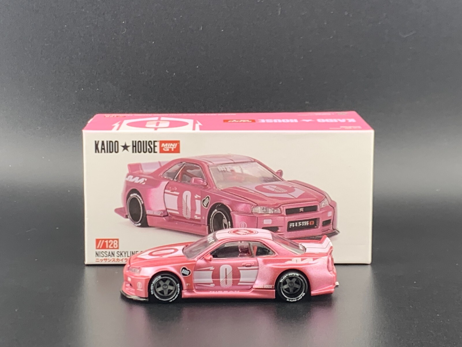 Kaido House x Mini GT Nissan GT-R R34 Kaido Racing Factory V1 Pink