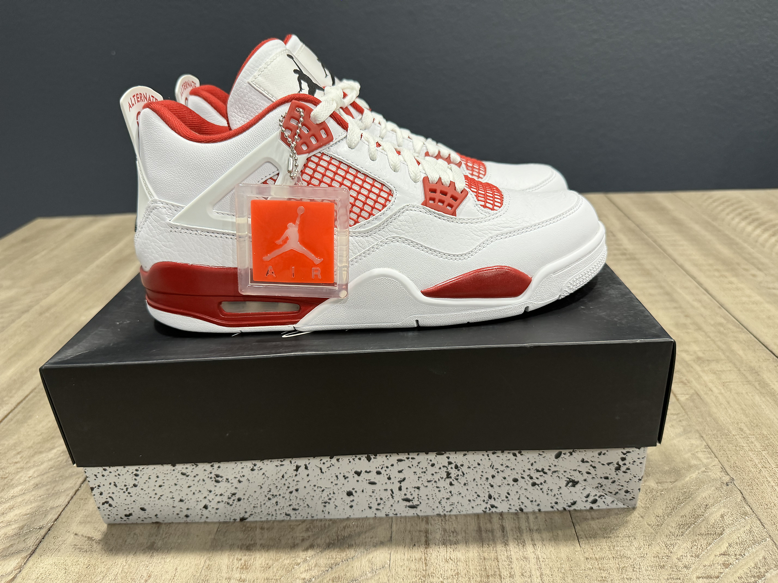 Size 11 - Jordan 4 Retro alternate 89 2016 - White/Red - BRAND NEW