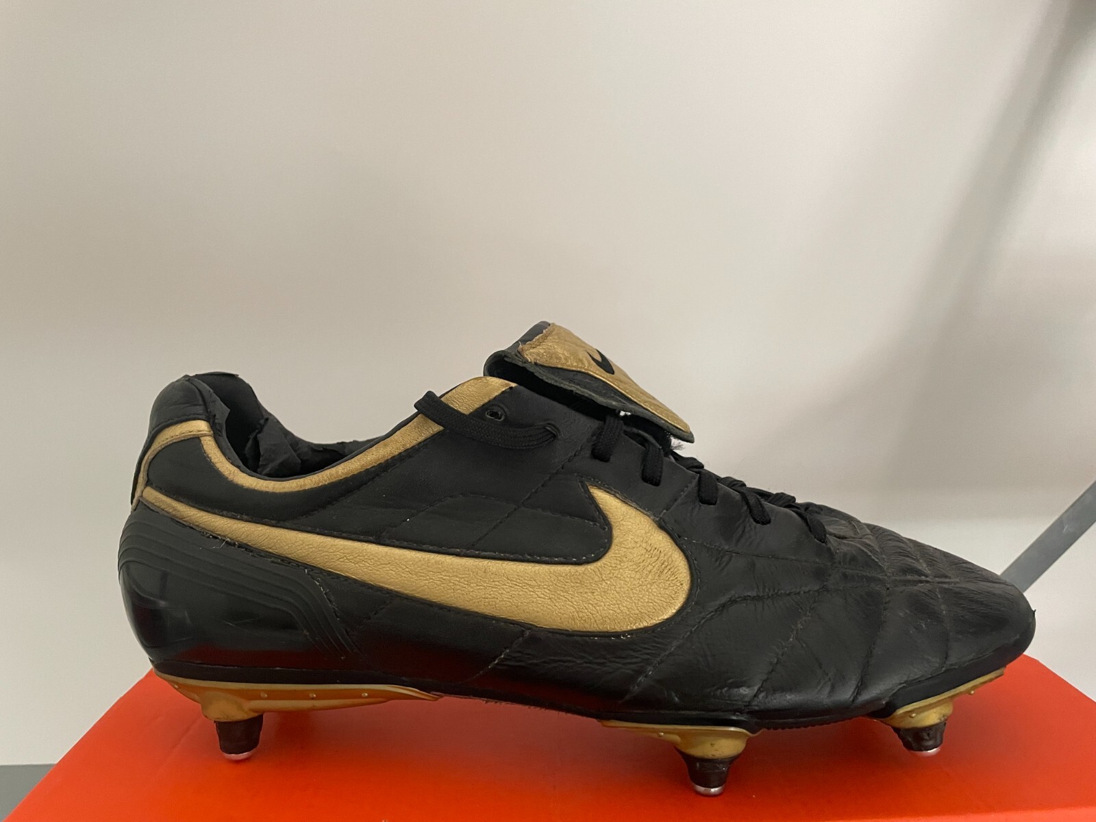 NIKE TIEMPO R10 RONALDINHO Black TOTAL 90 SOCCER SHOES 44 9 10 SG