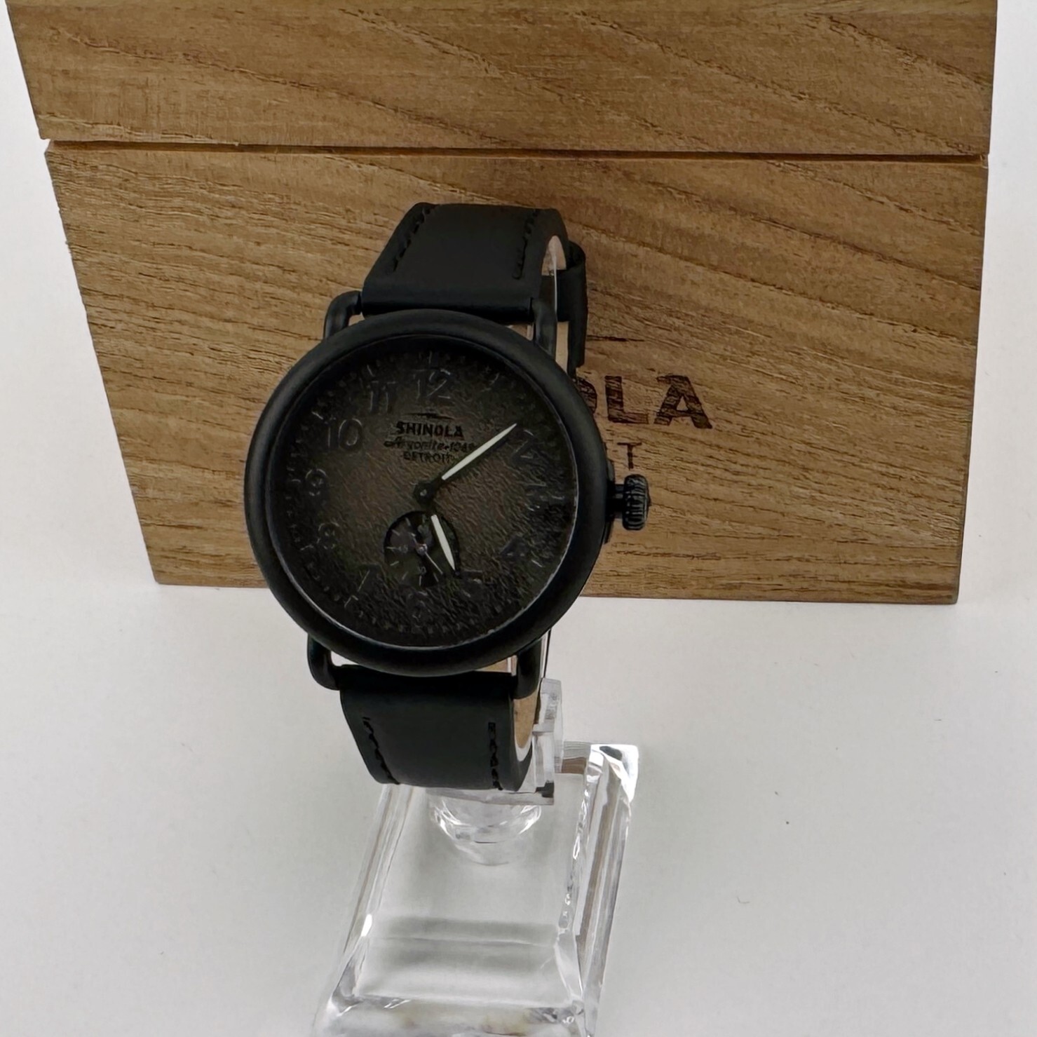 Shinola Detroit The Runwell 41mm Argonite 1069 Black Dial Leather
