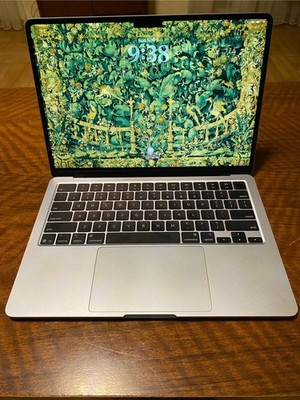 2025 Apple MacBook Air 13-inch M4 Chip 16GB RAM 256GB SSD Sky Blue