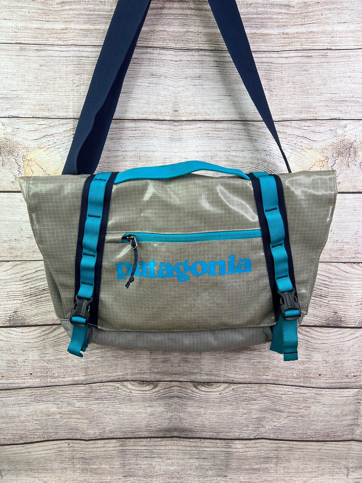 Patagonia 12L Blackhole Black Hole Mini Messenger Bag Gray Grey