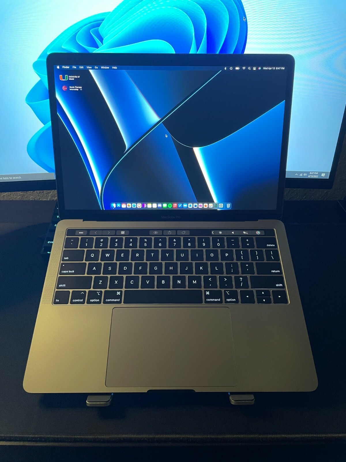 MacBook Pro 13-inch, 2019, Two Thunderbolt 3 ports 1.4 GHz Intel