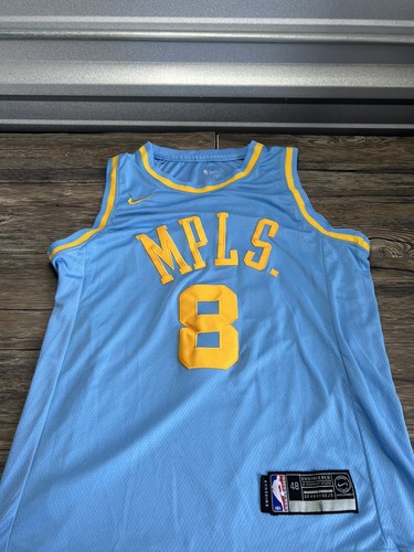 _12.JPG?set_id=880000500F