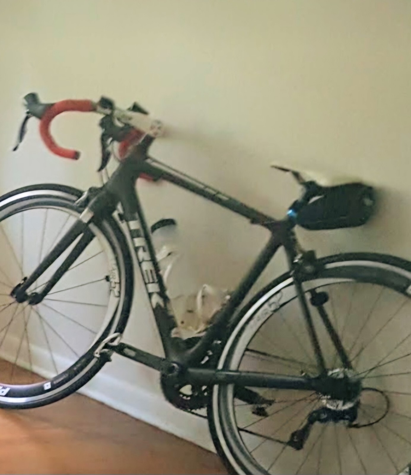 TREKフルカーボンカーボンホイール！基本分解発送送料無料！EMONDA S4