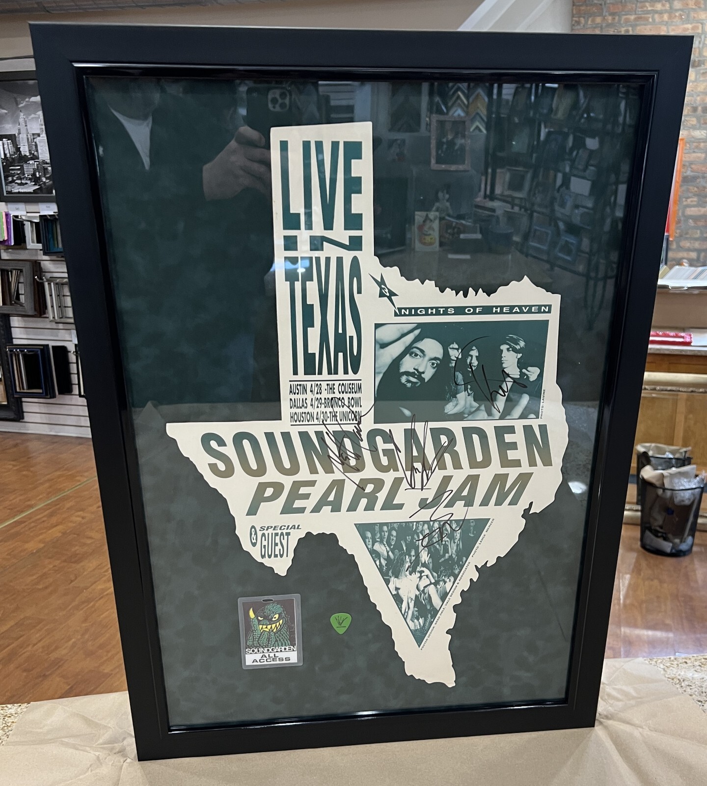 SOUNDGARDEN PEARL JAM 1992 TOUR SIGNED TEXAS CONCERT POSTER w/PASS