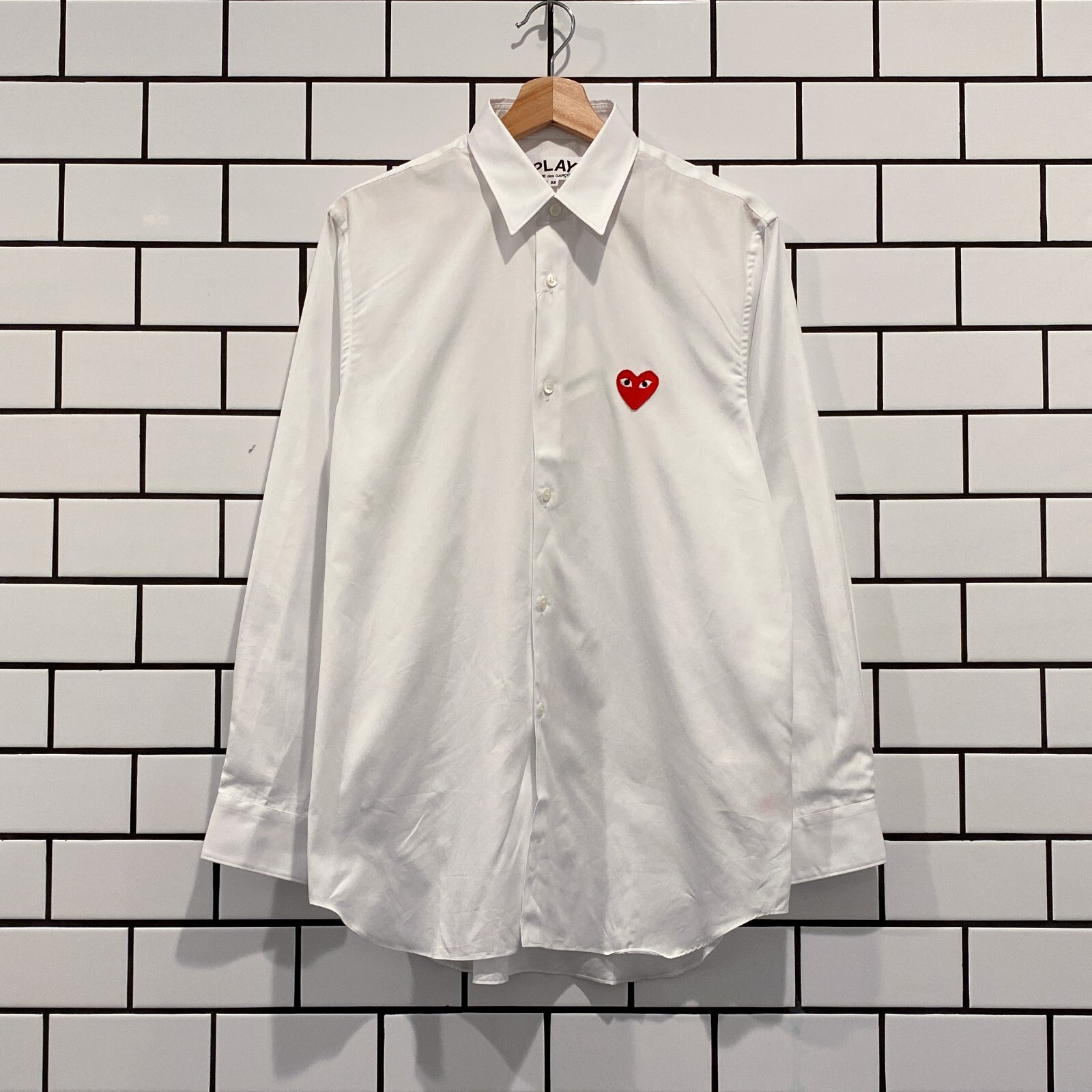 COMME DES GARCONS CDG PLAY RED EMBLEM BUTTON DOWN LS SHIRT WHITE