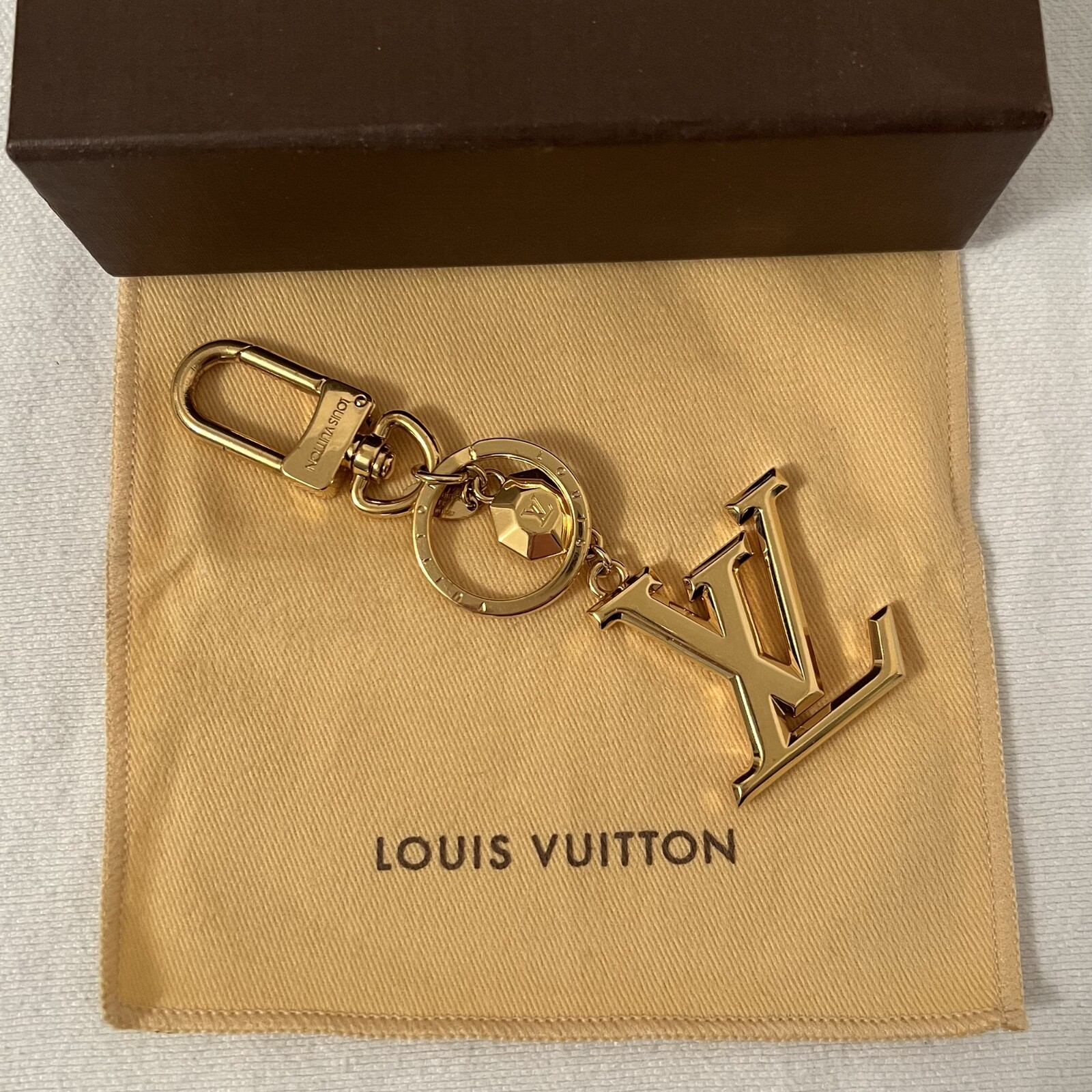 Louis Vuitton Facettes Key Holder Keychain Bag Charm Gold M65216