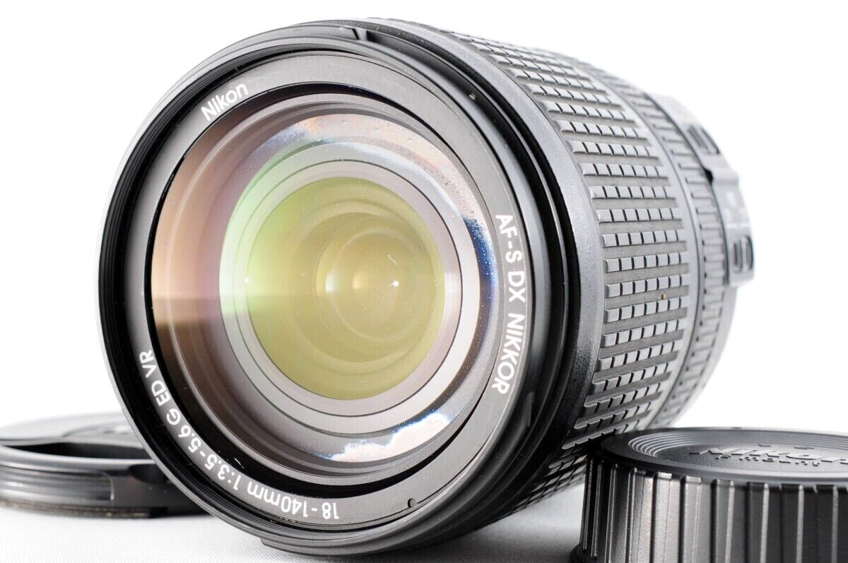 Nikon AF-S DX NIKKOR 18-140mm f/3.5-5.6 G ED VR Lens with caps