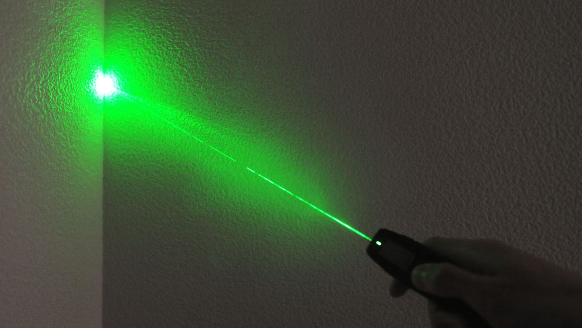 グリーンレーザー＋ワイヤレス＋振動タイマー機能でプレゼンが劇的に