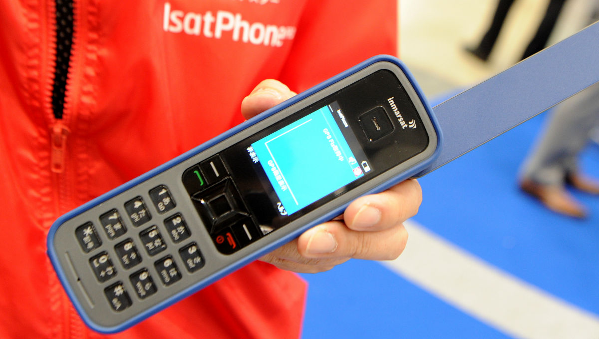 月額基本使用料4900円の衛星電話ドコモ「IsatPhone Pro」実機フォト