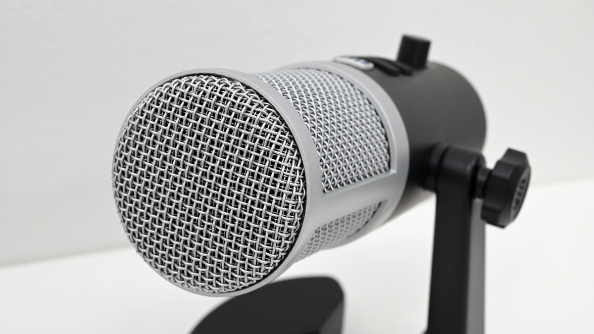 プリセットで調整簡単＆マイク単体で自分の声の返りをすぐモニター可能