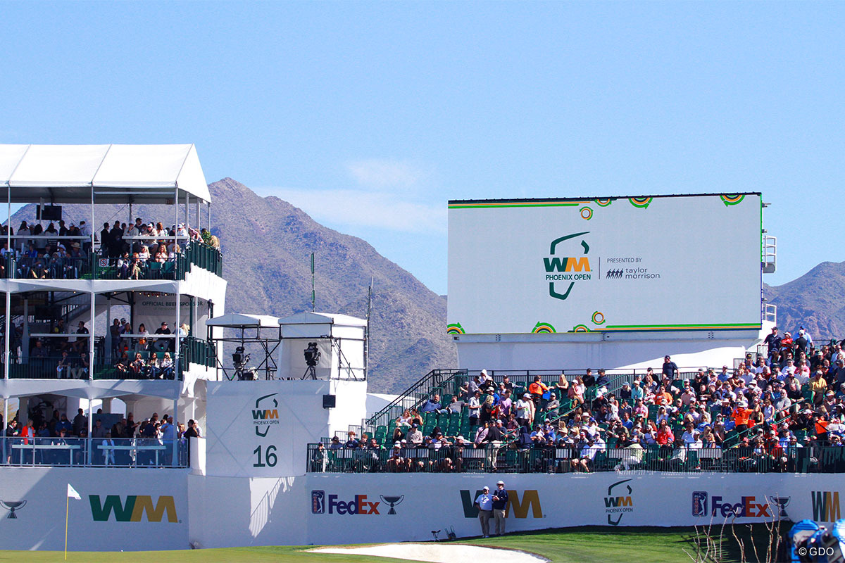 もはや野球場？ “スタジアム”16番ホールに巨大ビジョンも新設 【PGA