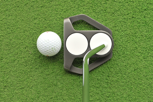 革命的パター誕生！」オデッセイ バック・ストライク パター｜新製品