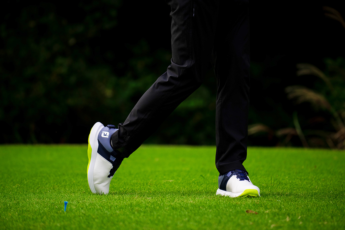 シューズ界のスーパーライト級はグリップ力も◎ フットジョイ