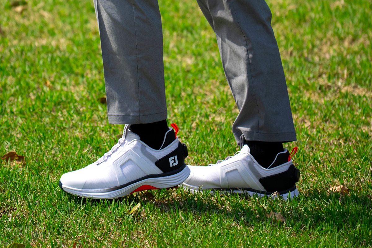 まるでゴルフボール！？“内柔外剛”の履き心地 フットジョイ「ハイパー