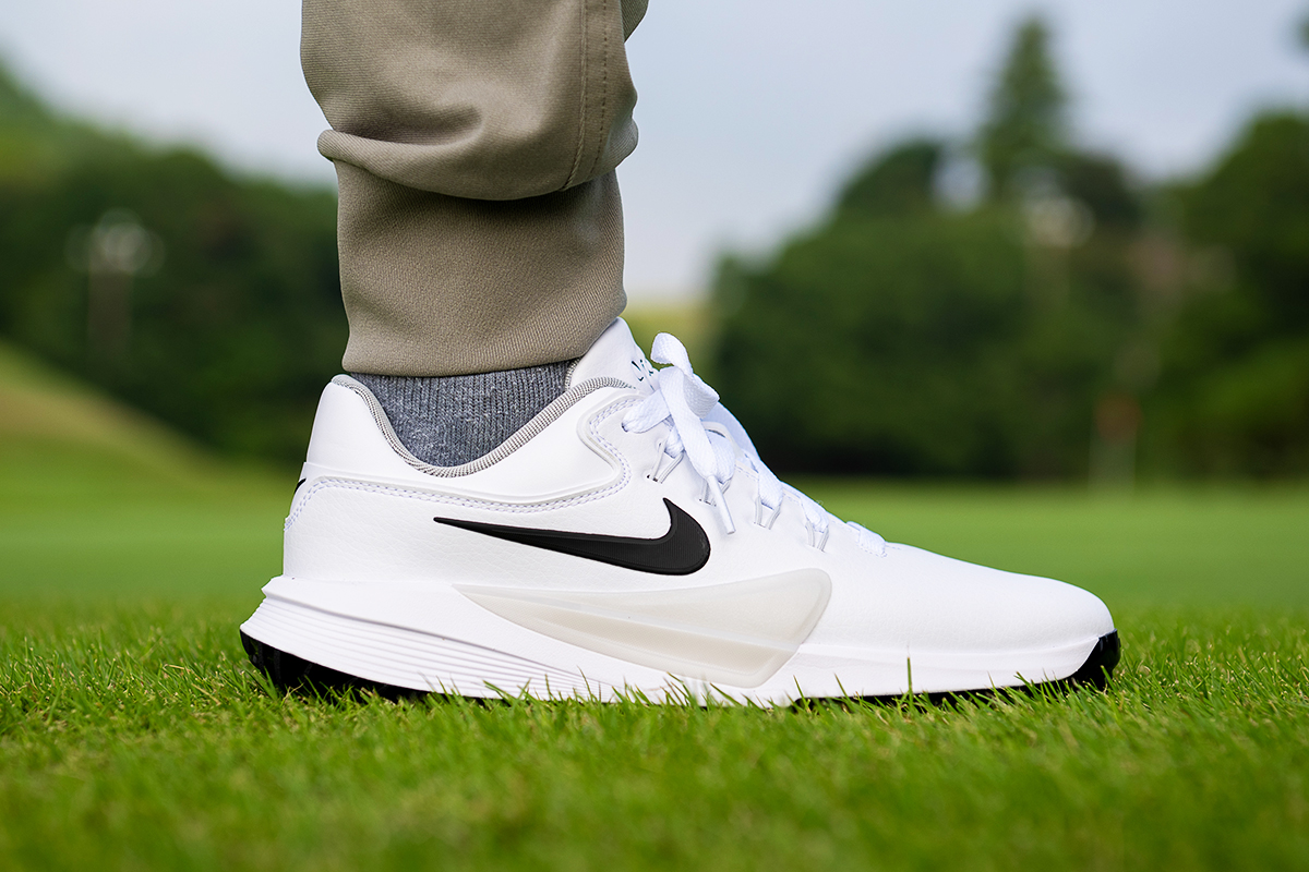 シェフラーと共同開発！世界No.1が求めたテニスシューズの快適性