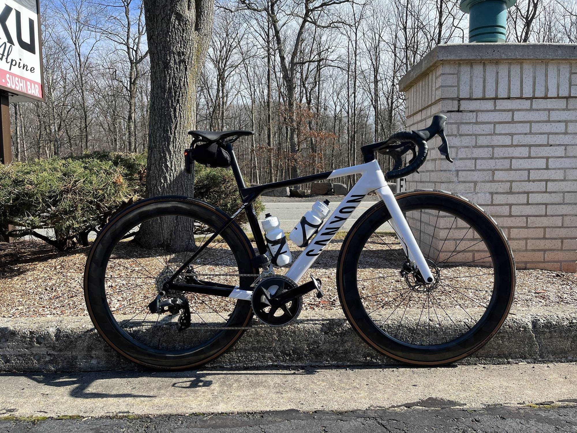 新しいCanyon UltimateのXSサイズの写真ありますか？ : r/CanyonBikes