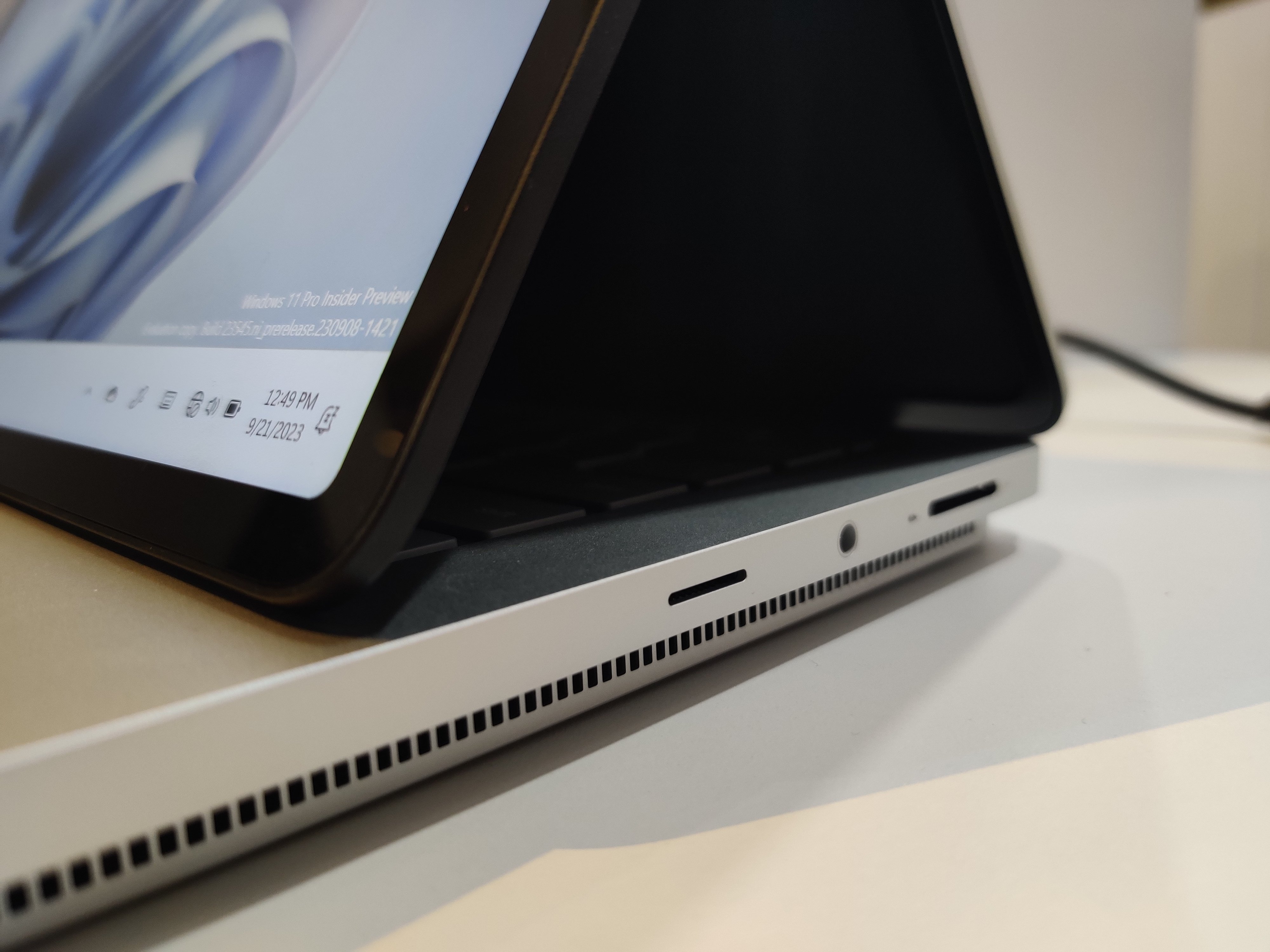 Hands On: Microsoft Surface Laptop Studio 2 Gains AI Chip