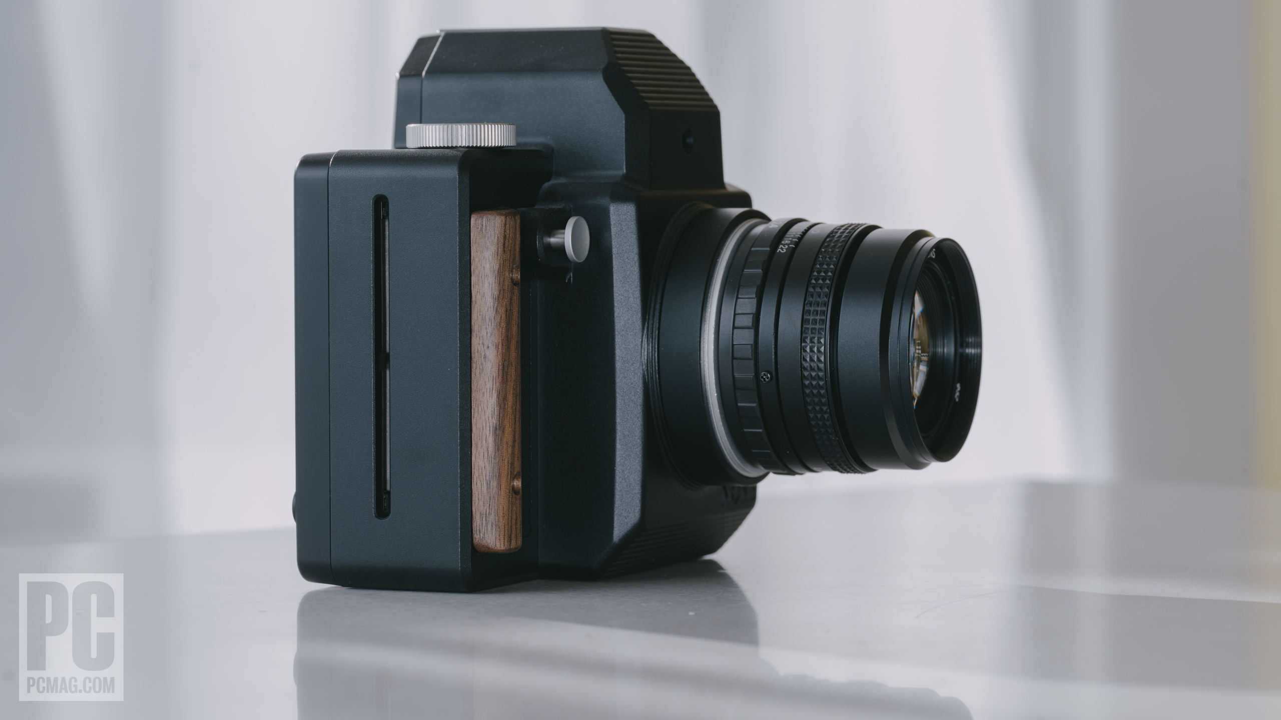 Nons SL660 - Review 2023 - PCMag Middle East