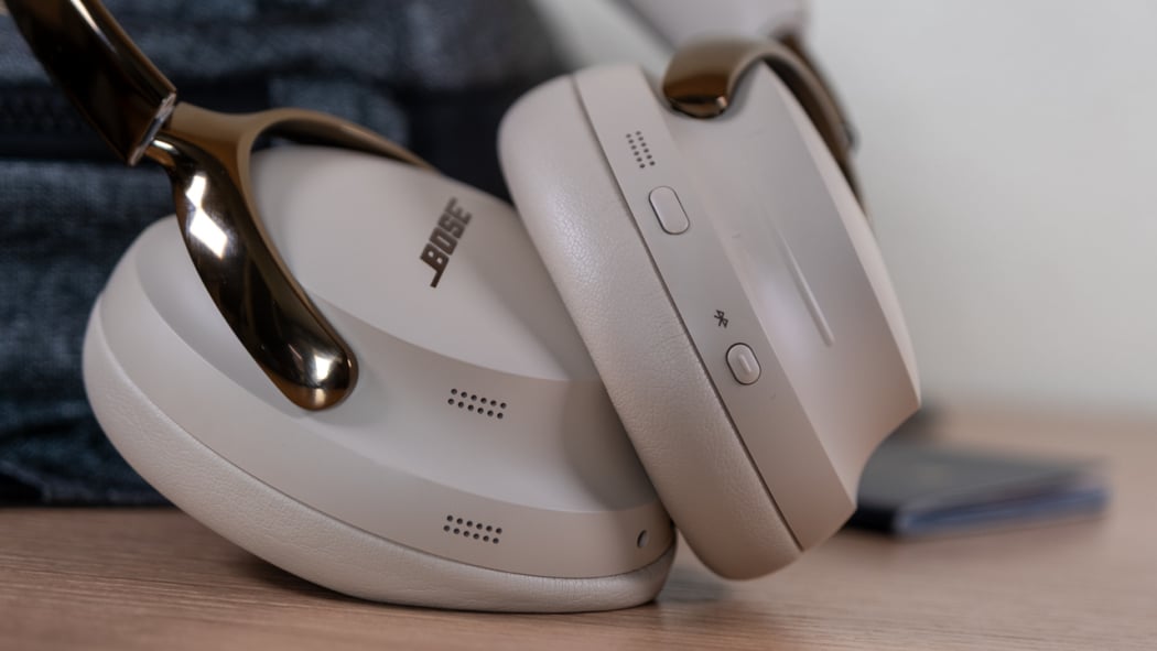 The New Bose Noise-Cancelling Headphones Sound Great, But Sony's