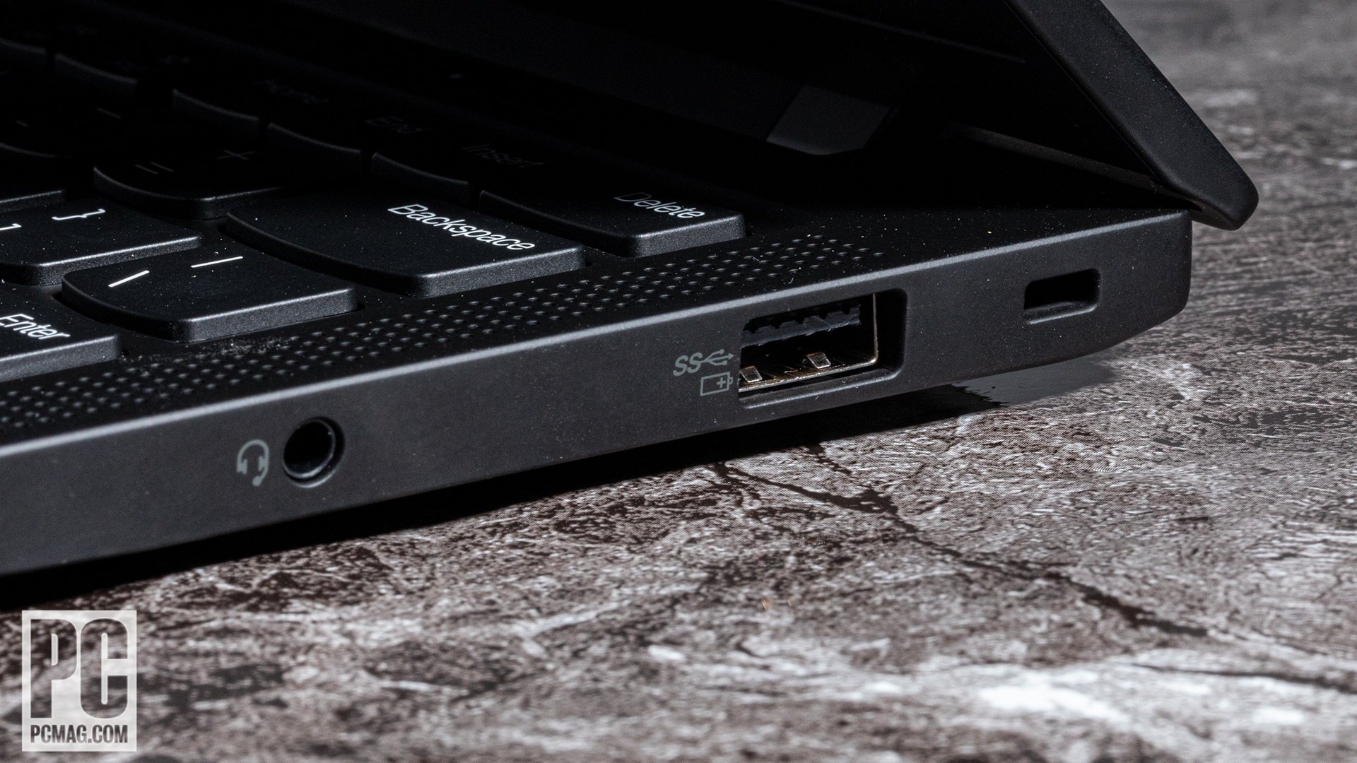 Lenovo ThinkPad X1 Carbon Gen 10 (2022) Review | PCMag