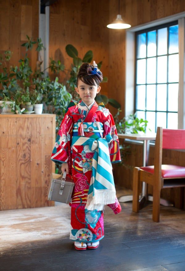 モダンアンテナ七五三着物、カンヌ映画祭デビュー！！』