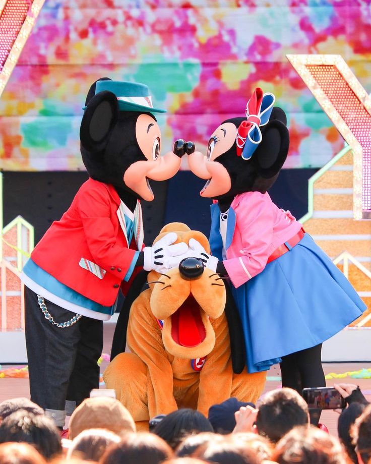 nada on Instagram: “＊ ❤️❤️❤️ . . . kiss