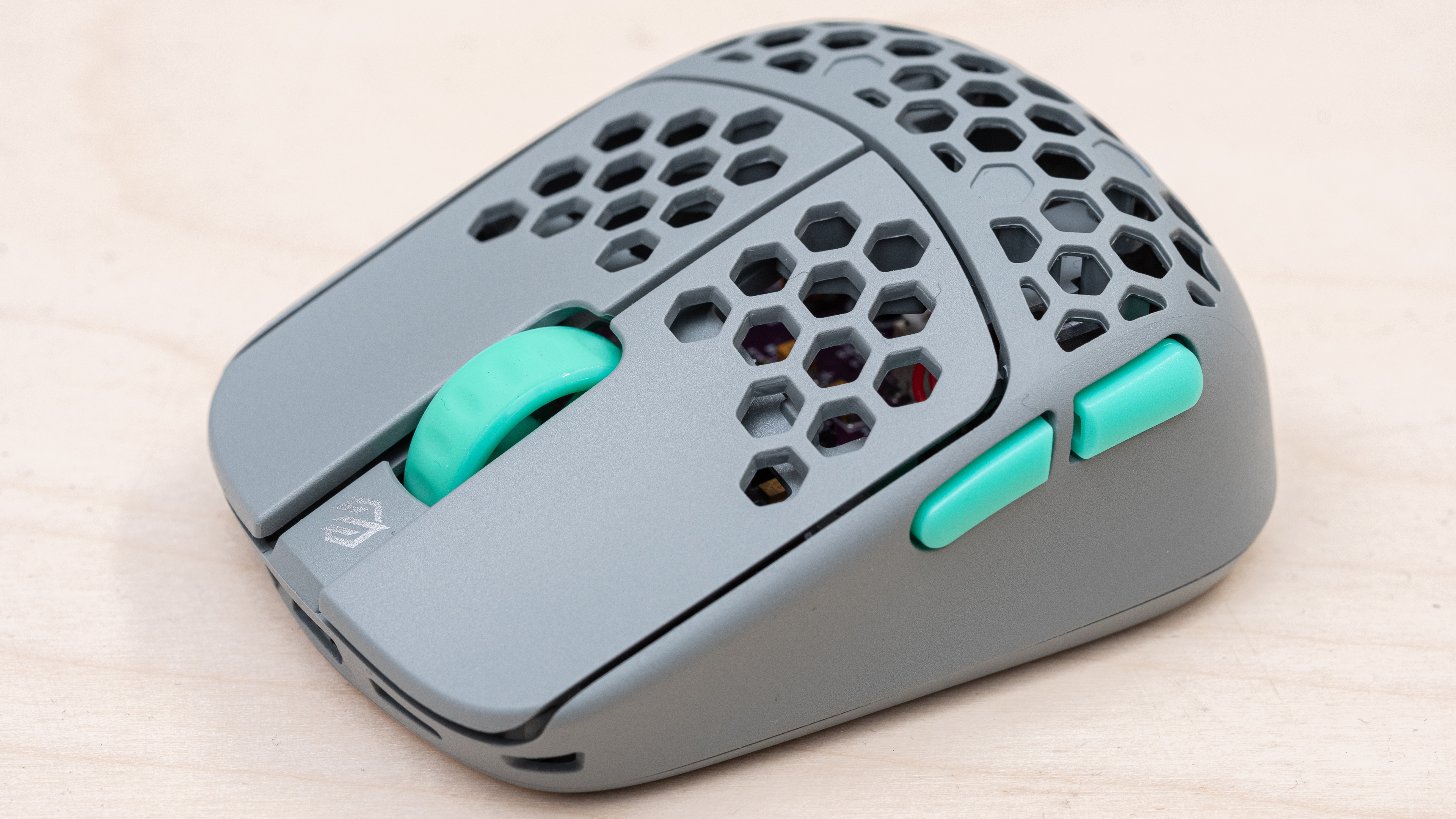 Razer Viper V2 Pro vs G-Wolves HSK Pro 4K: Which Mouse Is Better