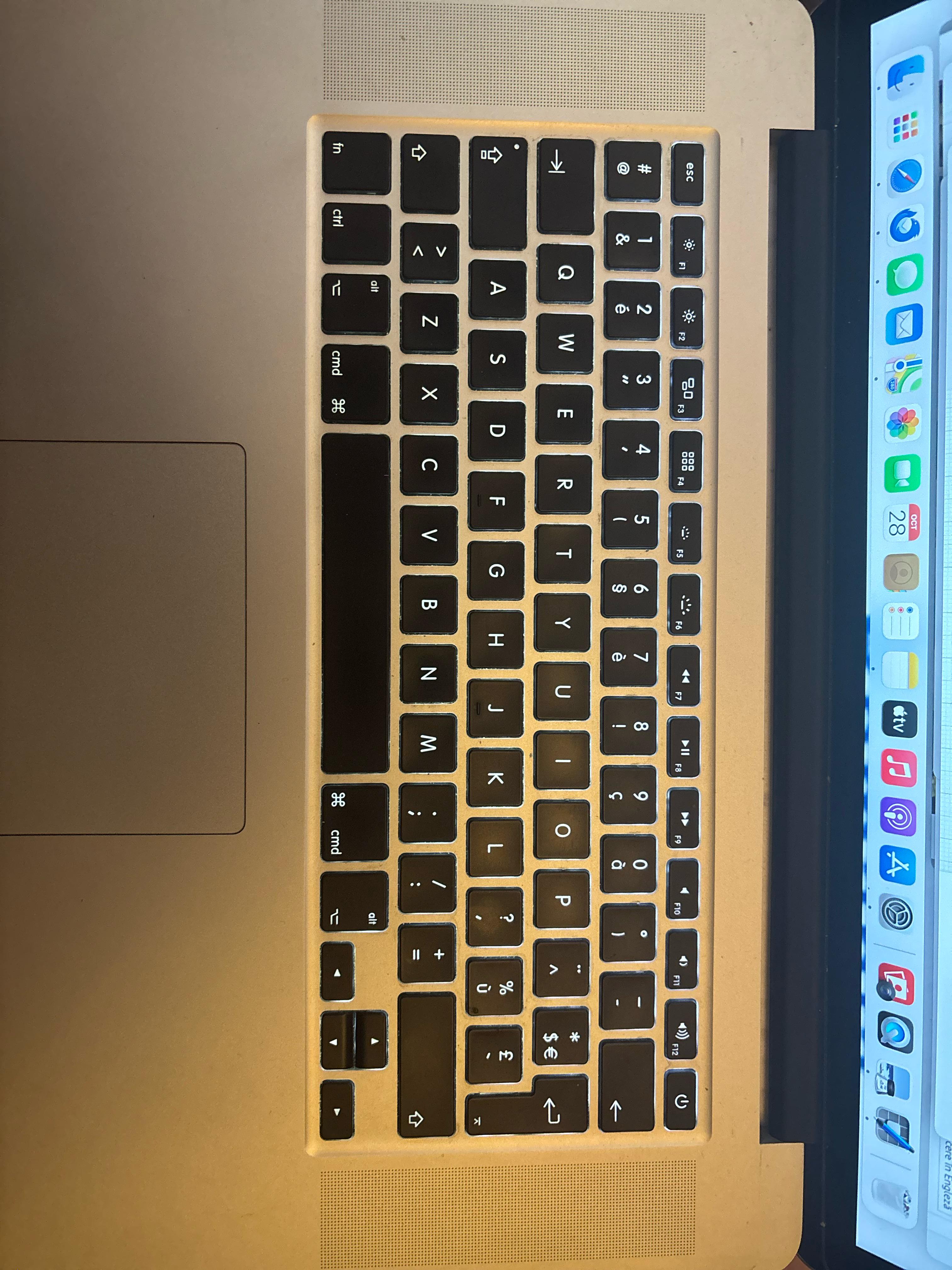 このキーボードの種類、誰か知ってる？？？ : r/macbook