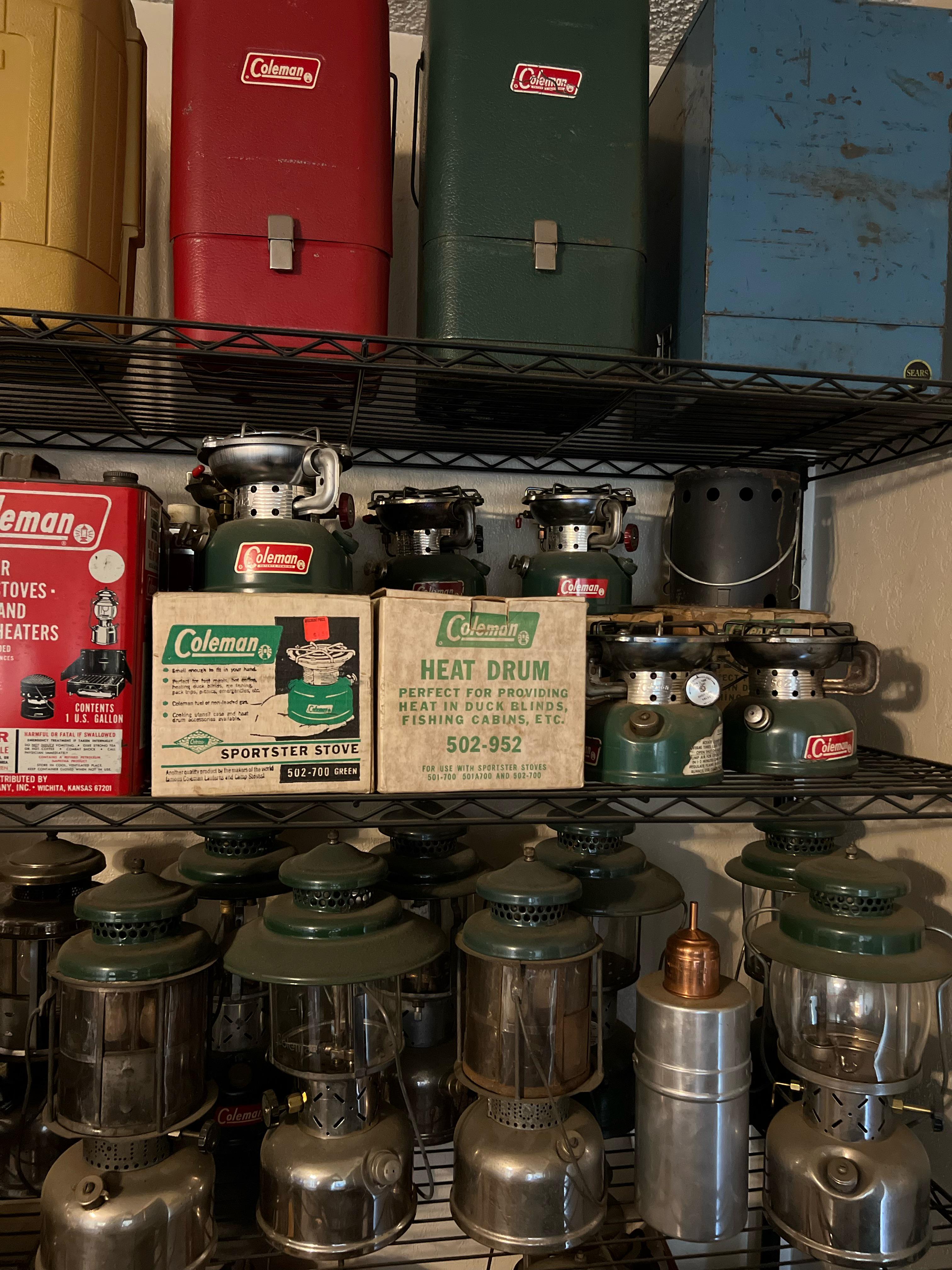 他に、ヴィンテージのColeman 502-700 One Burner Sportster Stoveに