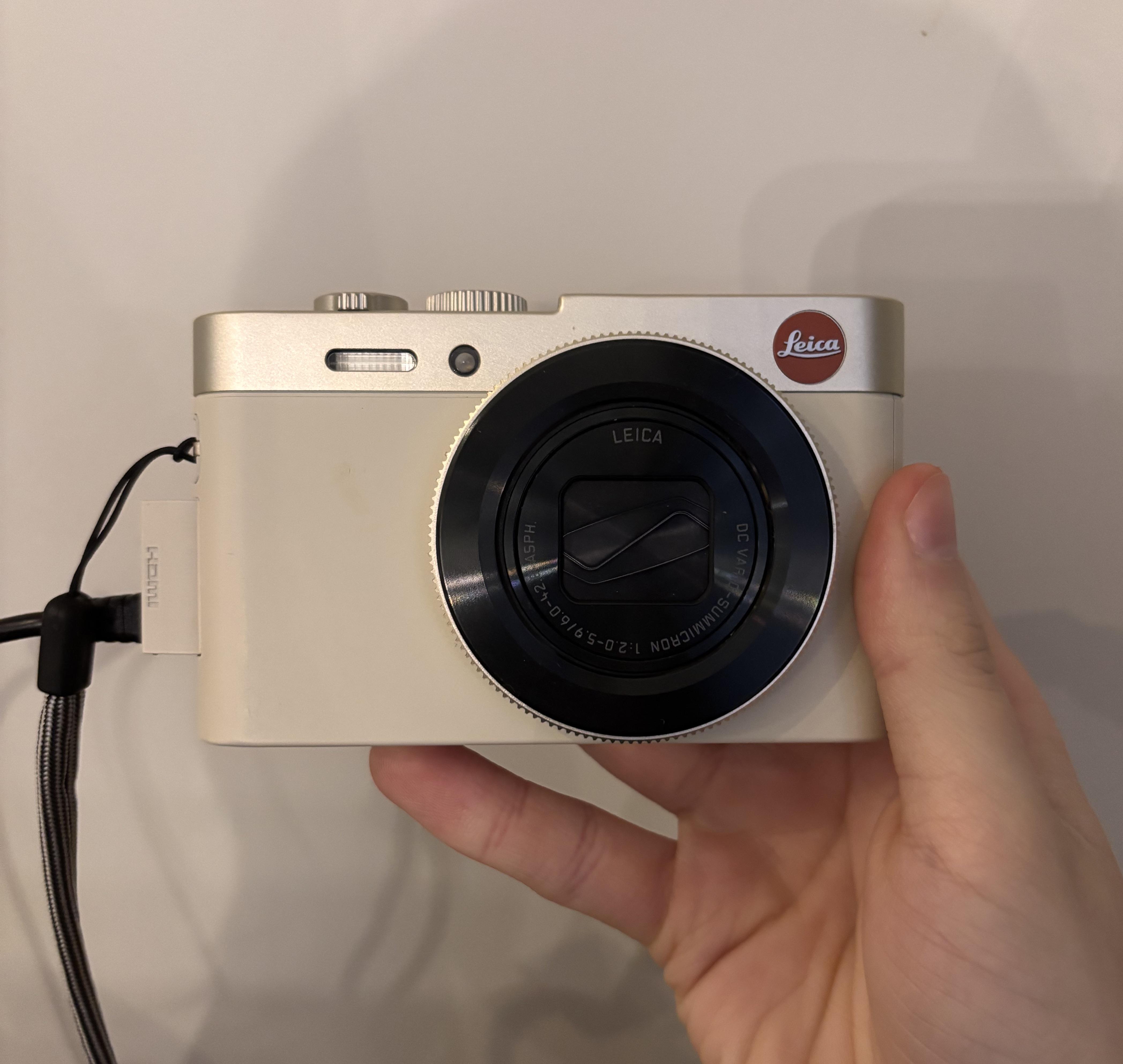 got this leica from my mom. it probably hasn't been used in 10