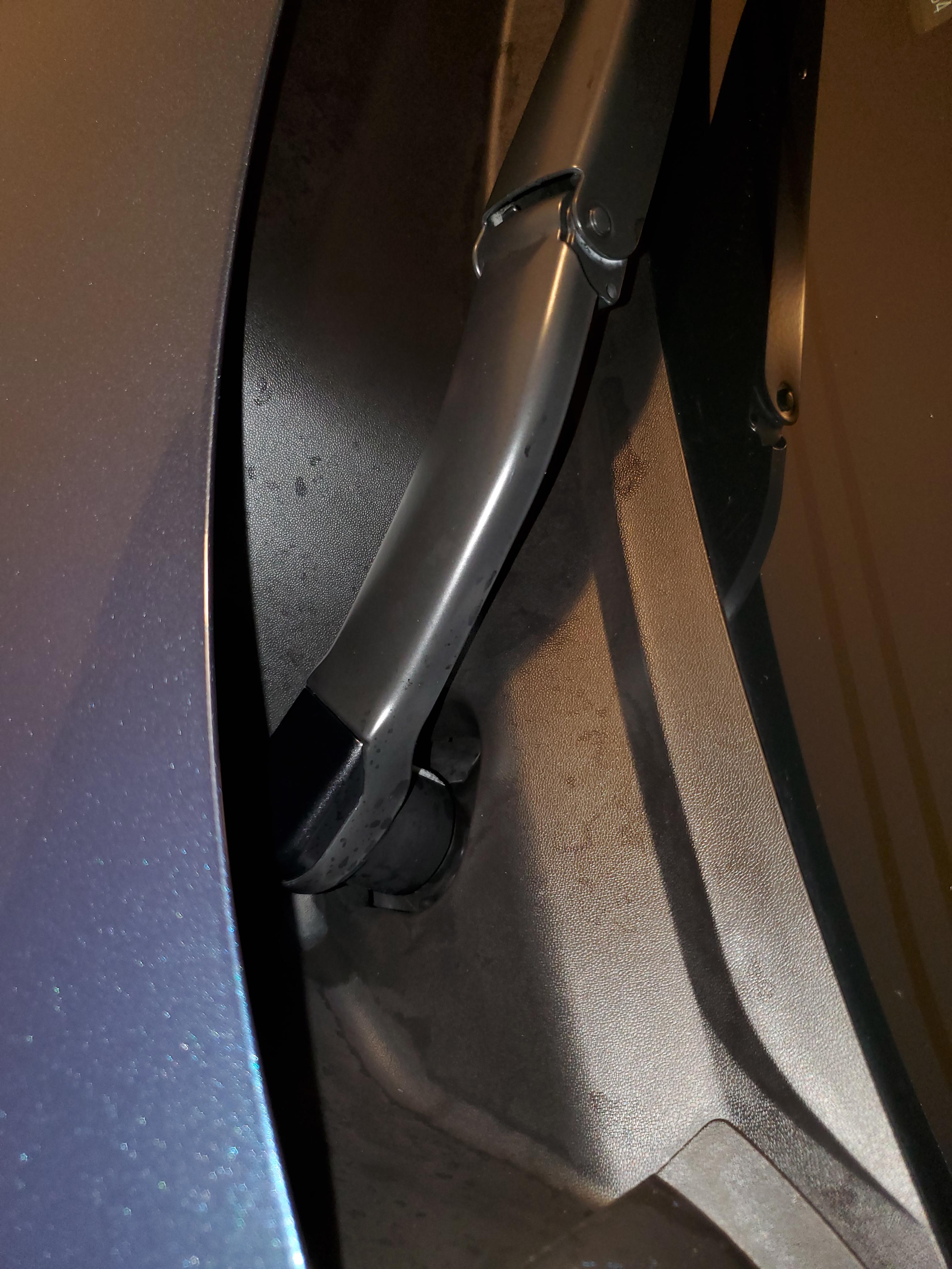 ワイパーカウルの隙間に落ち葉 : r/CX5