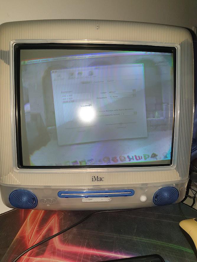 anybody know whats up with this indigo 500mhz imac g3? : r
