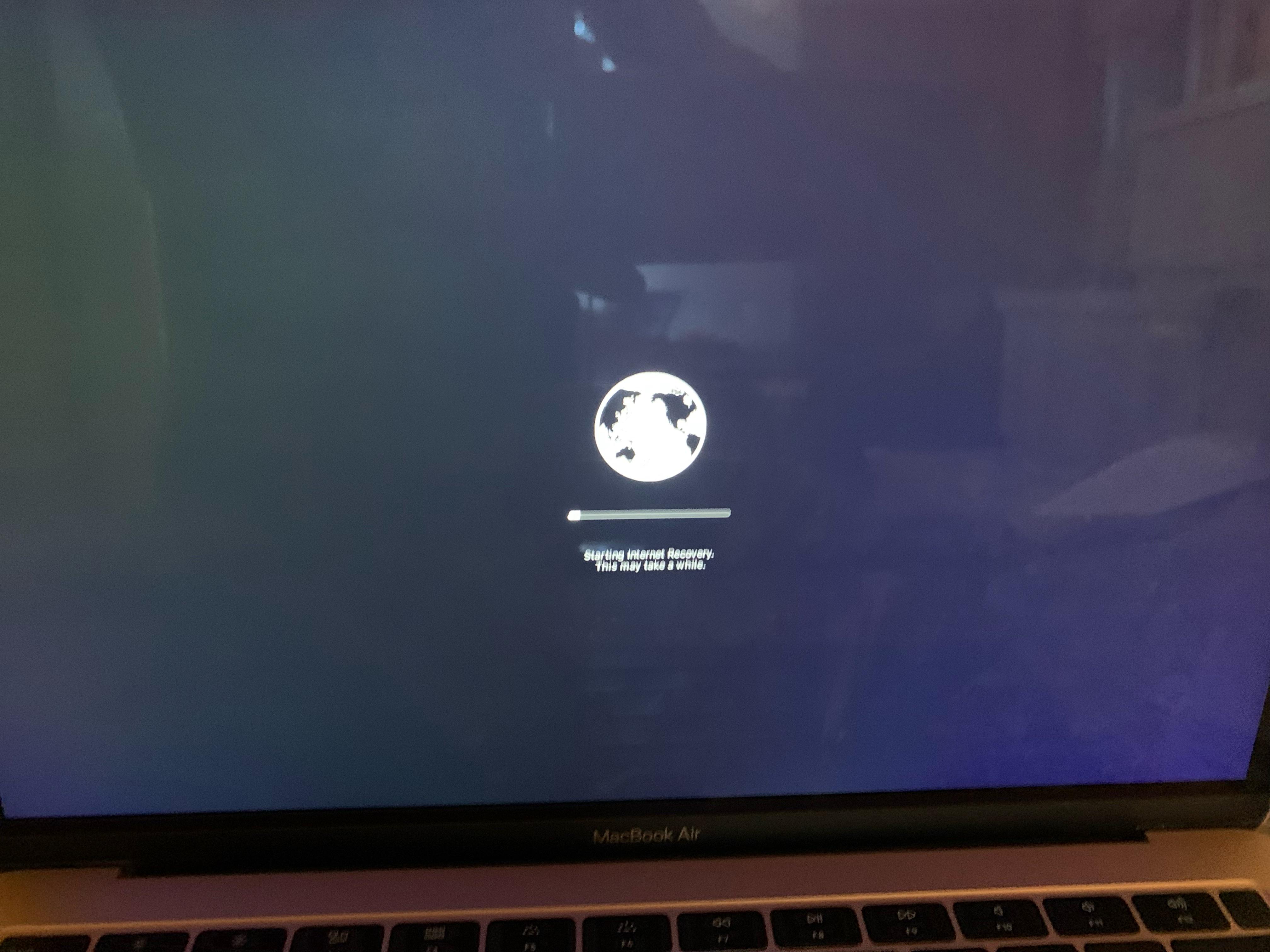 Macbook Air 2018 がインターネット復旧モードから抜け出せない : r