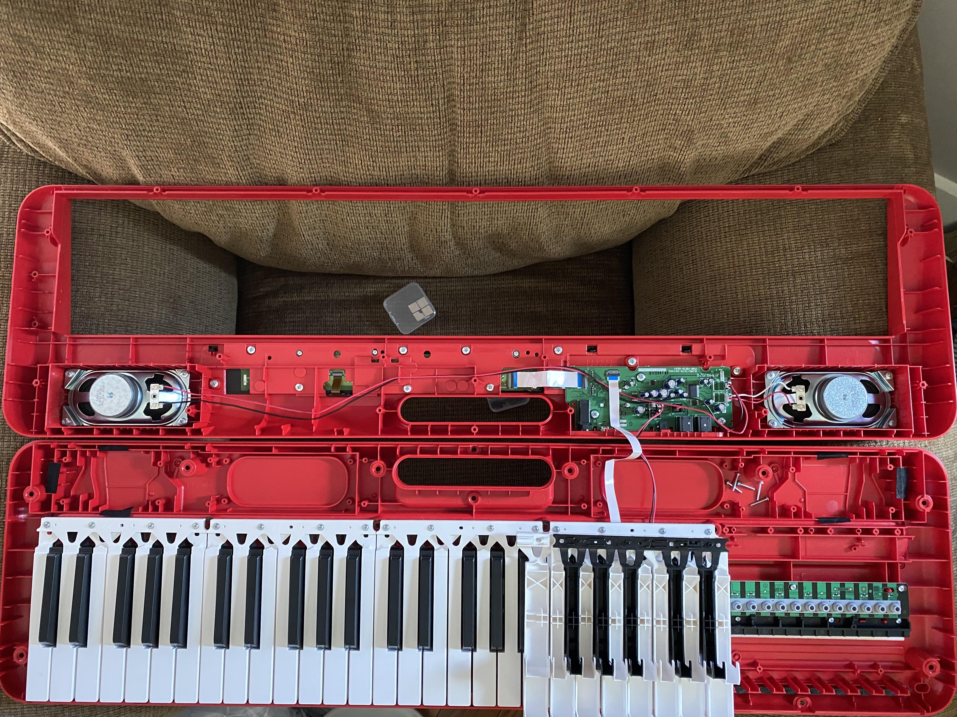 Casio CT-S200 分解、内部の様子 : r/synthesizers