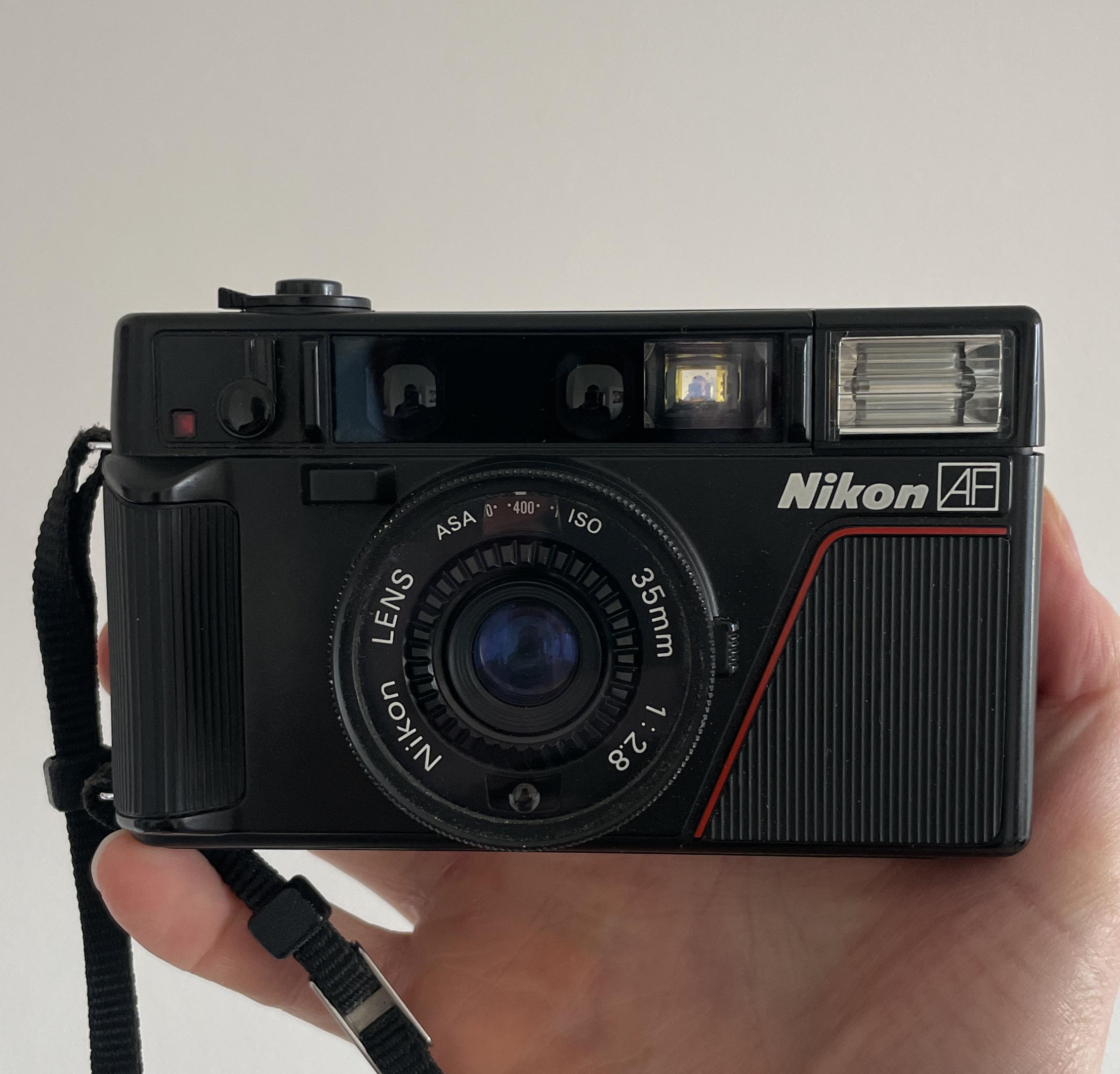初めてのフィルムカメラ - Nikon L35 AF。L35 AF使ってる人、他にいる
