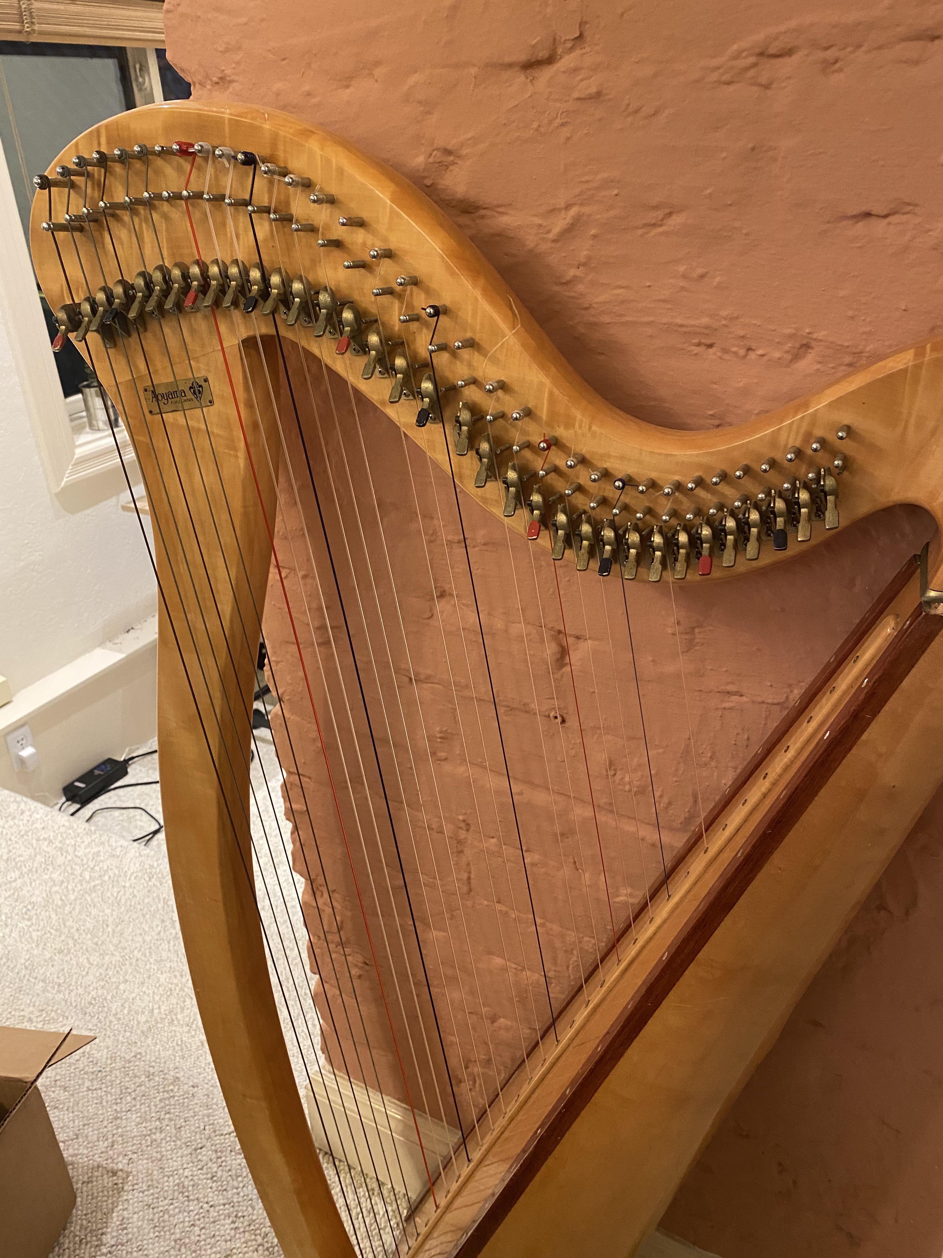 Hi all! A while ago I bought an Aoyama 34 string lever harp. I