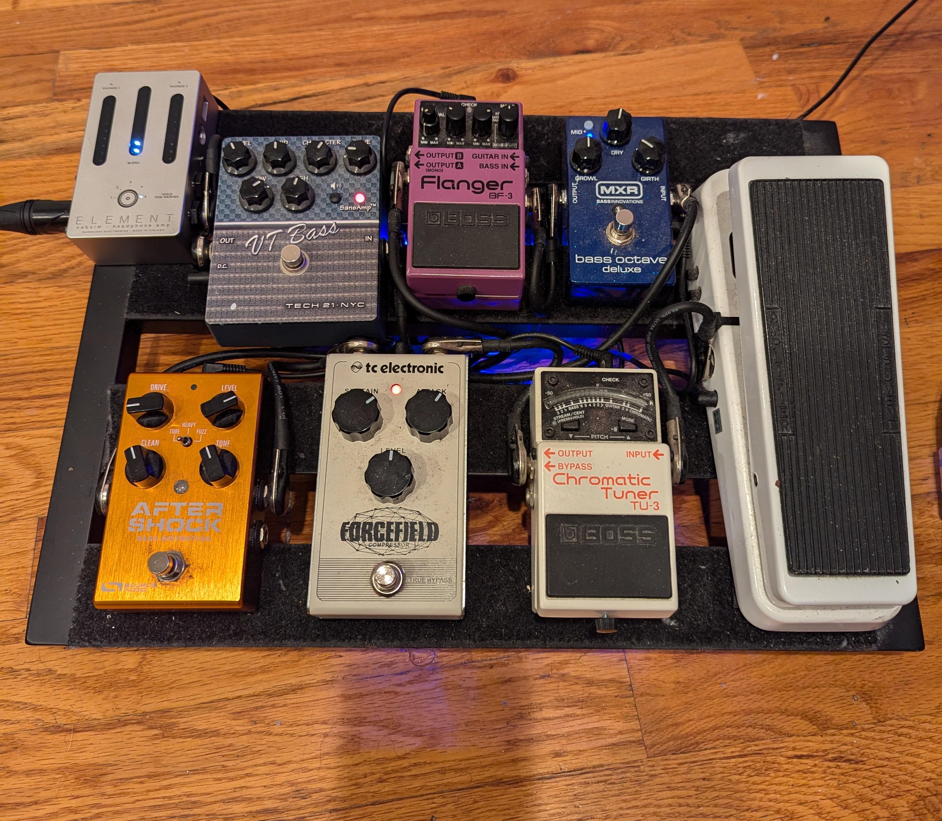 Got the Darkglass Element added to the chain : r/basspedals