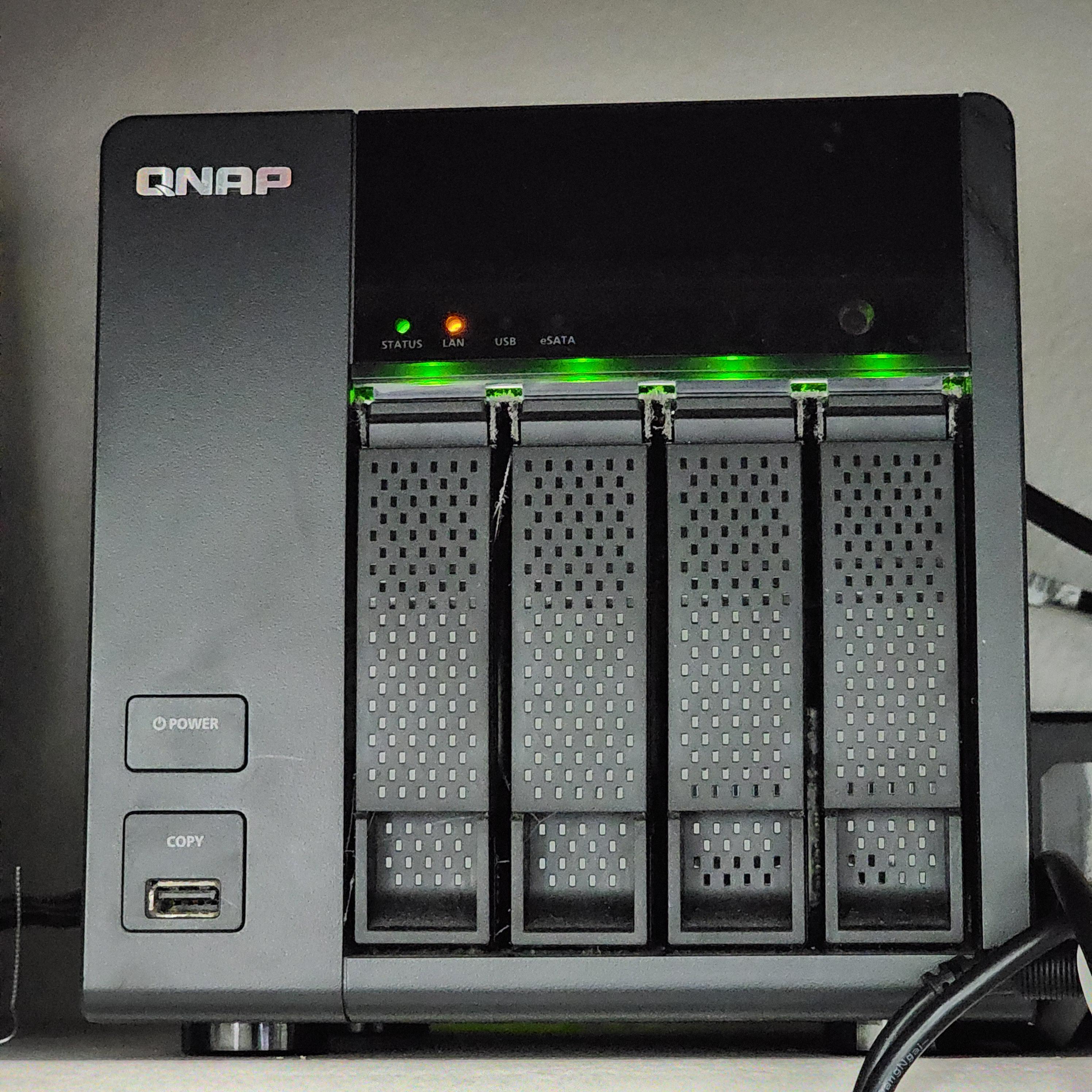 Qnap TS-469Lのアップグレード：この古いNASに新しい（イーサネット