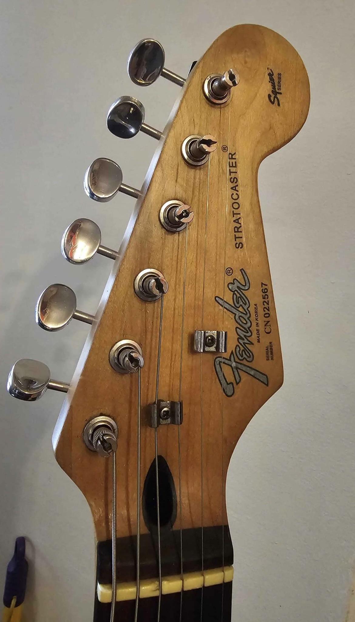 Can anyone enlighten me about the 90's Fender Squier series which