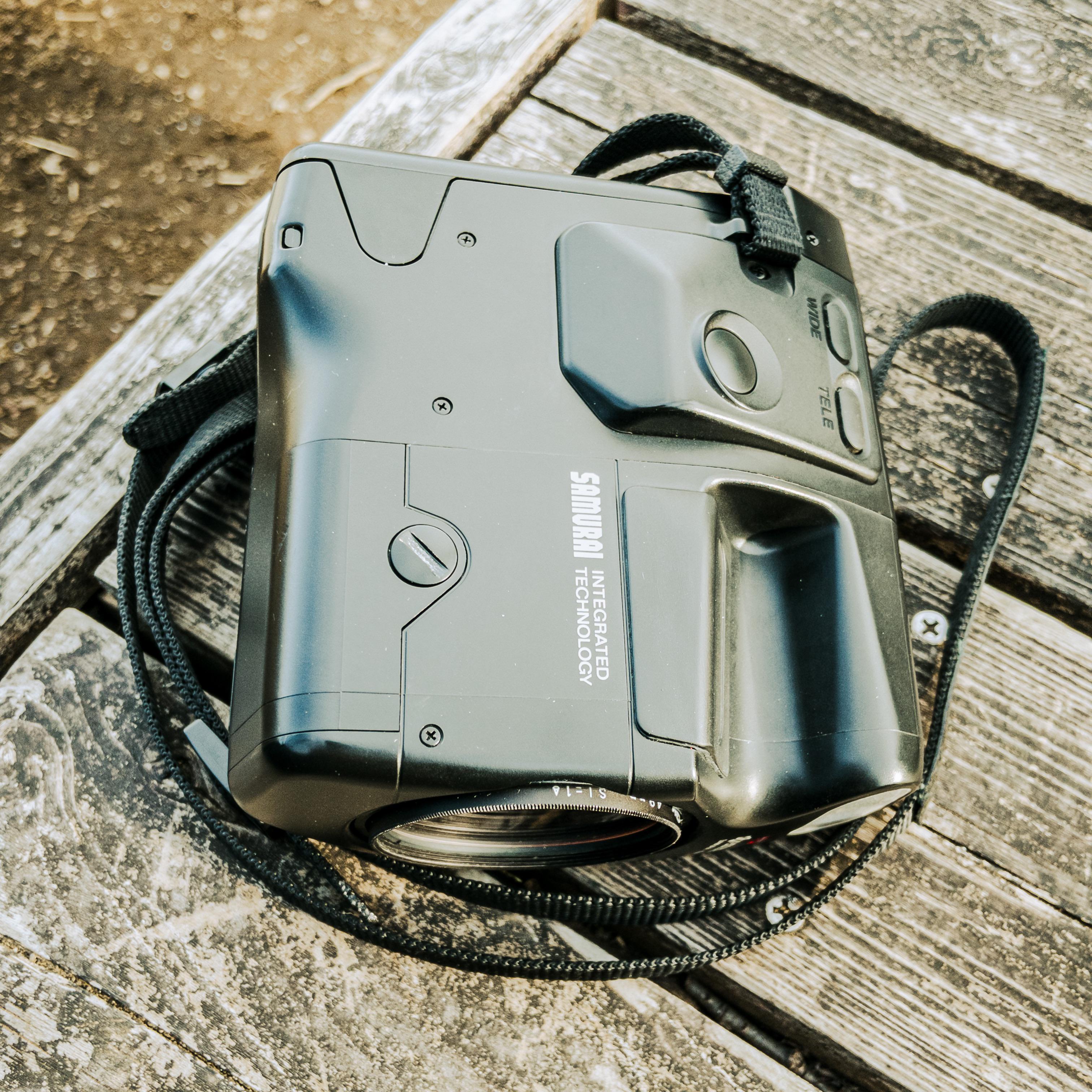 Kyocera Samurai X3.0は、今や俺が持ってるカメラの中で一番ヘンなやつ